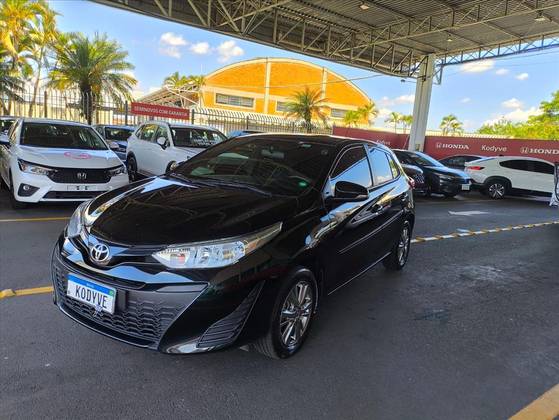 TOYOTA YARIS 1.5 16V FLEX XL PLUS CONNECT MULTIDRIVE TOYOTA YARIS 1.5 16V FLEX XL PLUS CONNECT MULTIDRIVE